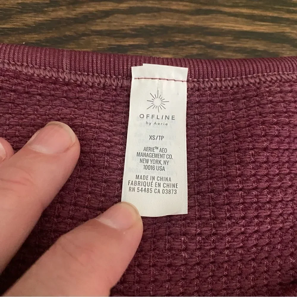 OFFLINE Main Squeeze Seamless Waffle Cropped Henley T-Shirt XS Brick Stone - Picture 4 of 5